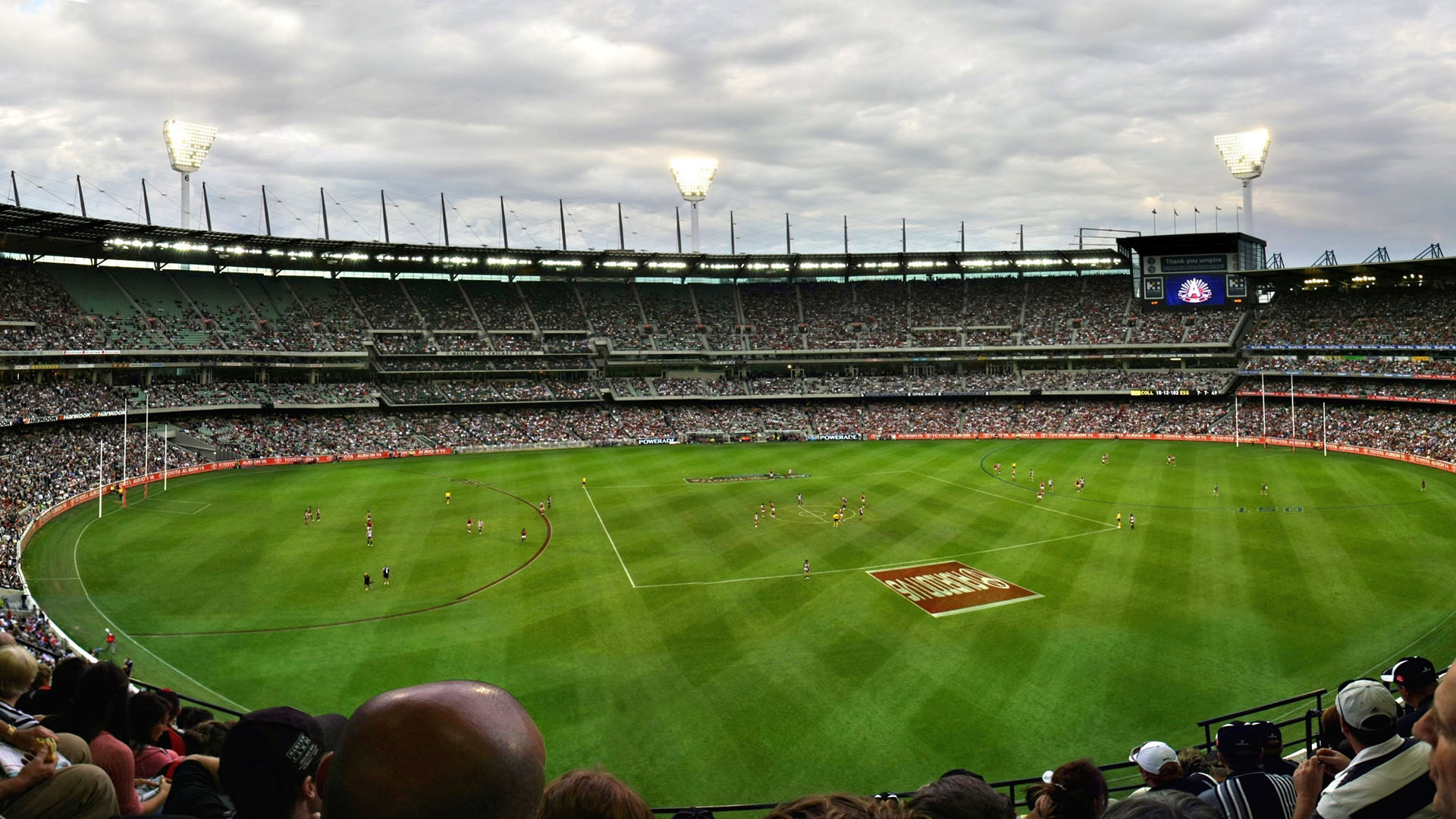 A packed MCG stadium on Anzac Day 2008, Collingwood vs Essendon 25 April 2008, Melbourne Australia